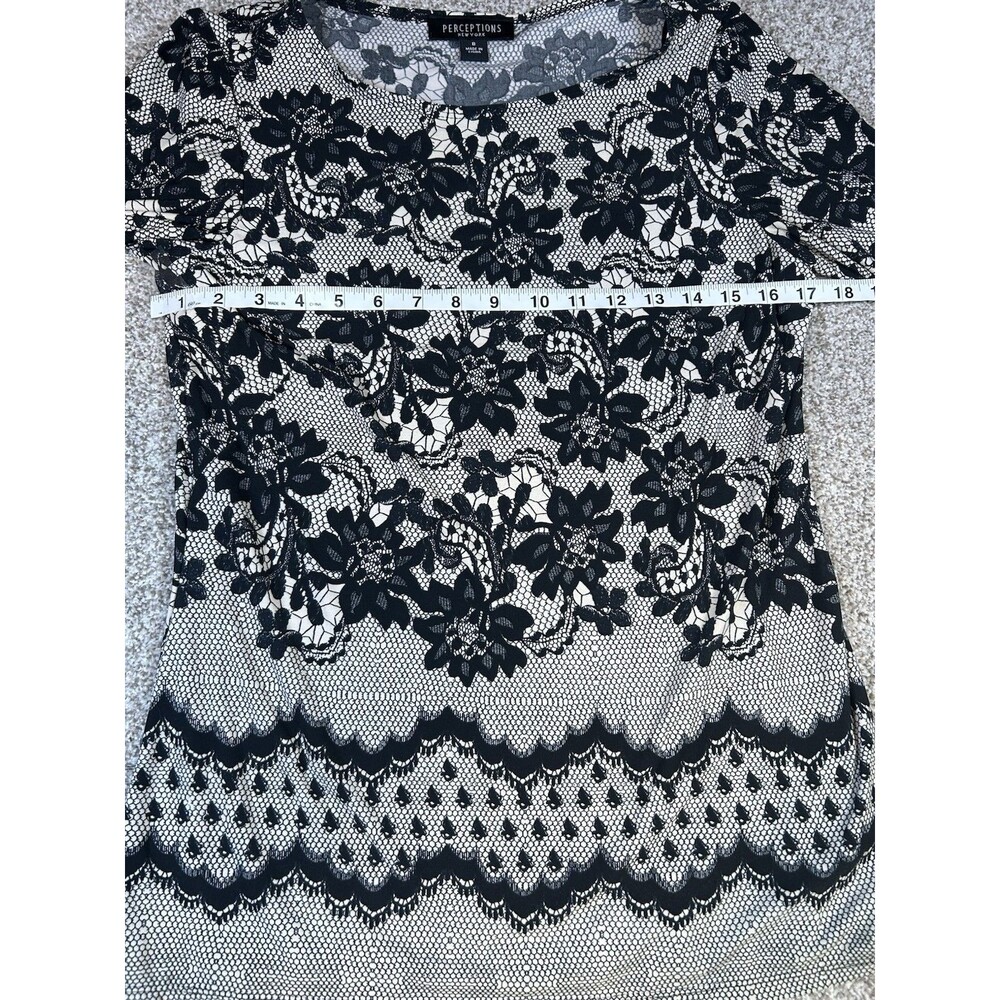 NWT Perceptions‎ New York Blouse Sz 8 Ruffles Chantilly Lace Pattern Black/white - Picture 6 of 7